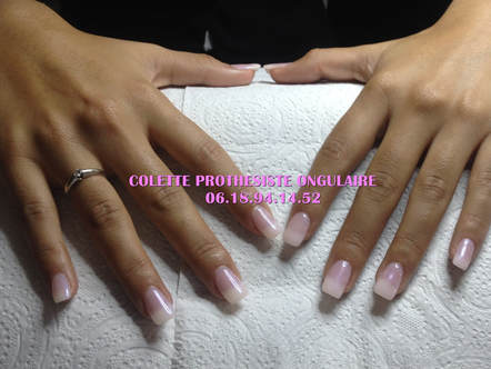 Photo pose ongles. Colette prothésiste ongulaire Nice